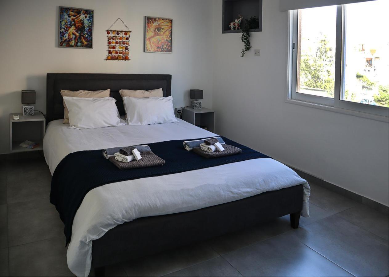 Alex'S Vacation Suite - 100M From The Beach - 6 Guests Paphos Exterior photo