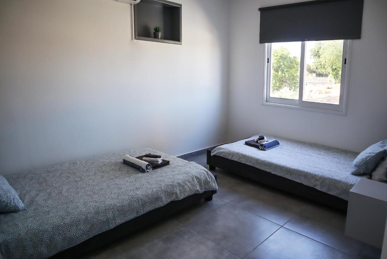 Alex'S Vacation Suite - 100M From The Beach - 6 Guests Paphos Exterior photo
